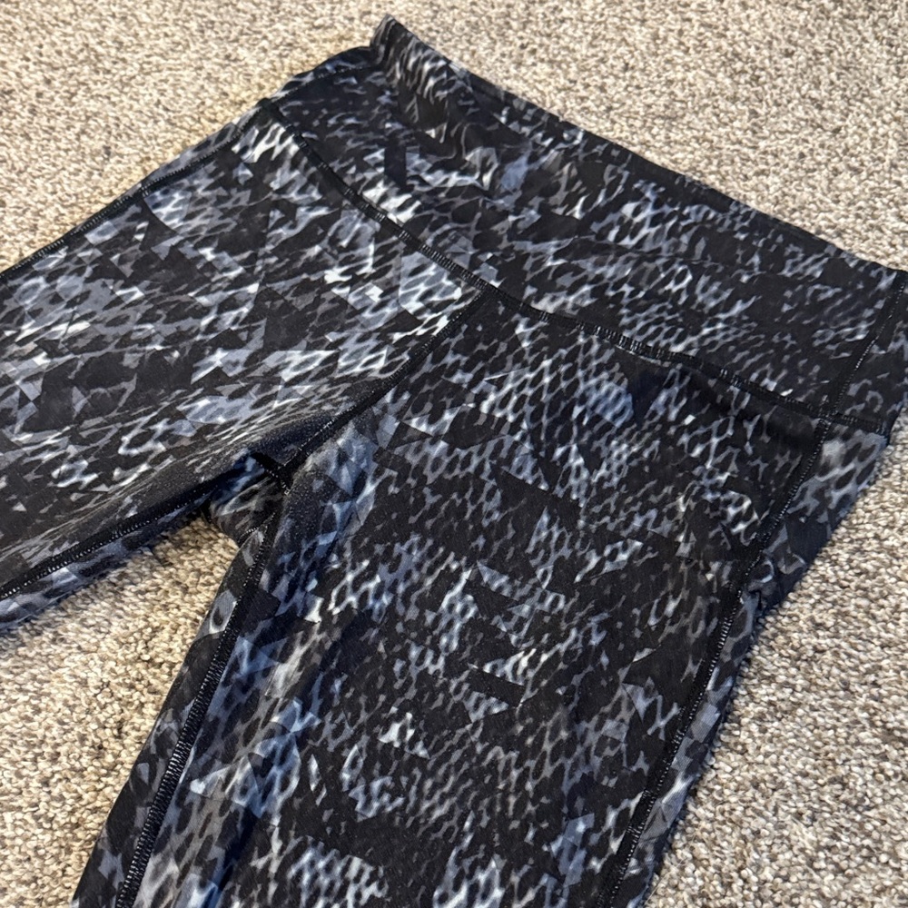 Athleta Women's Leggings Set - Black Pattern, Gray, and Floral - Picture 11 of 16